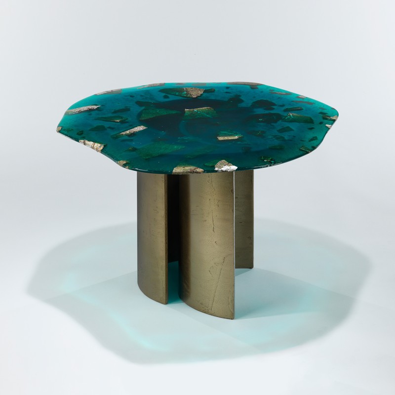 <a href="https://www.galeriegosserez.com/artistes/t-sakhi.html"> T SAKHI </a> - Reconciled Fragments - Side table "Blue"